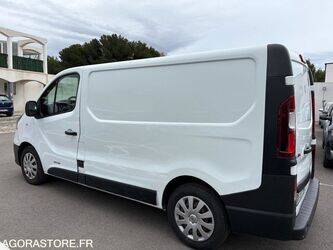 2015-renault-trafic-1425610-45619435