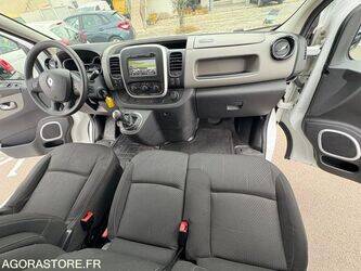 2015-renault-trafic-1425610-45619444