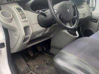 2012-renault-trafic-1425615-45619509