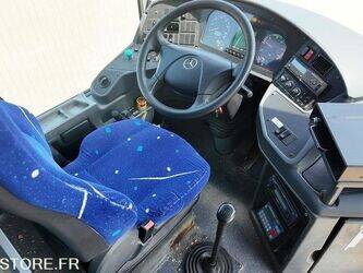 2009-mercedes-benz-intouro-1425618-45619564