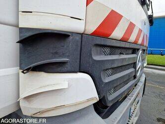 2005-mercedes-benz-2032-1425619-45619577