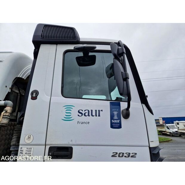 2005 Mercedes-Benz 2032-45619583