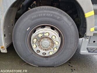 2005-mercedes-benz-2032-1425619-45619585