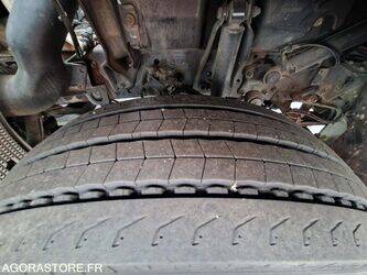 2005-mercedes-benz-2032-1425619-45619586