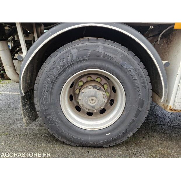 2005 Mercedes-Benz 2032-45619593