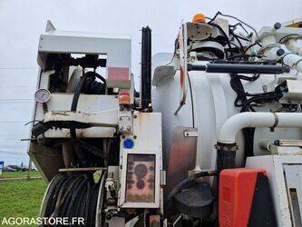 2005-mercedes-benz-2032-1425619-45619599