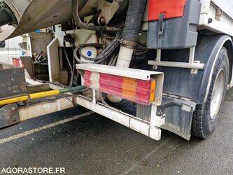 2005-mercedes-benz-2032-1425619-45619601