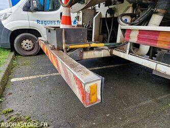 2005-mercedes-benz-2032-1425619-45619602