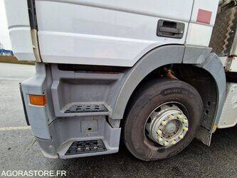 2005-mercedes-benz-2032-1425619-45619621