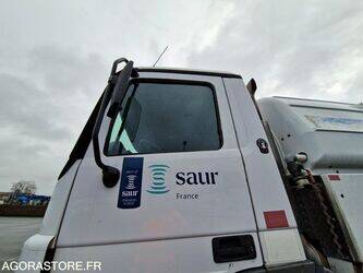 2005-mercedes-benz-2032-1425619-45619623