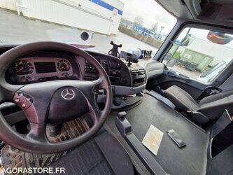 2005-mercedes-benz-2032-1425619-45619628