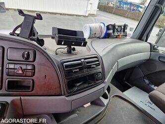 2005-mercedes-benz-2032-1425619-45619632