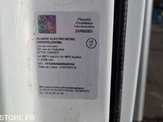 2014-renault-premium-1425624-45619686