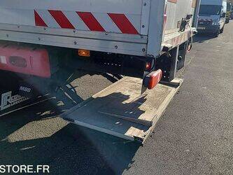 2014-renault-premium-1425624-45619692