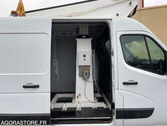 2016-renault-master-1425625-45619707