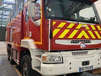 صورة ل سيارات إطفاء 2001 توماس