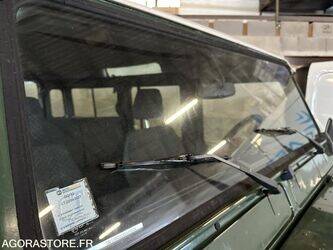 1999-land-rover-defender-110-45619827