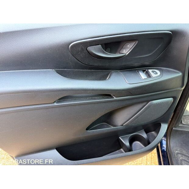 2018 Mercedes-Benz Vito-45619906