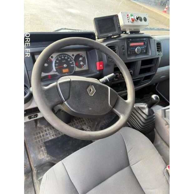 2013 Renault Maxity-45619940
