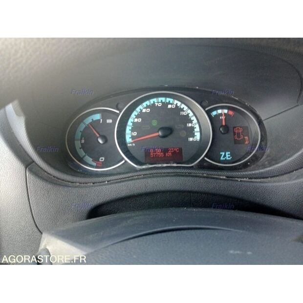 2019 رينو Master-45620233