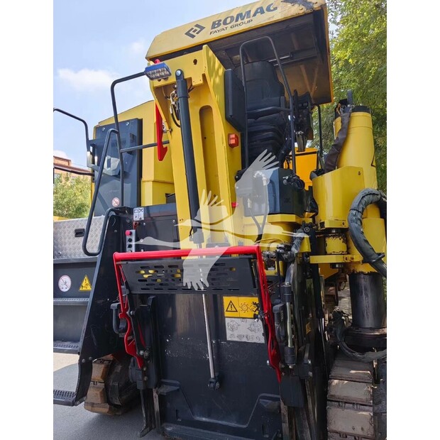 2017 BOMAG BM1000/35-45632818