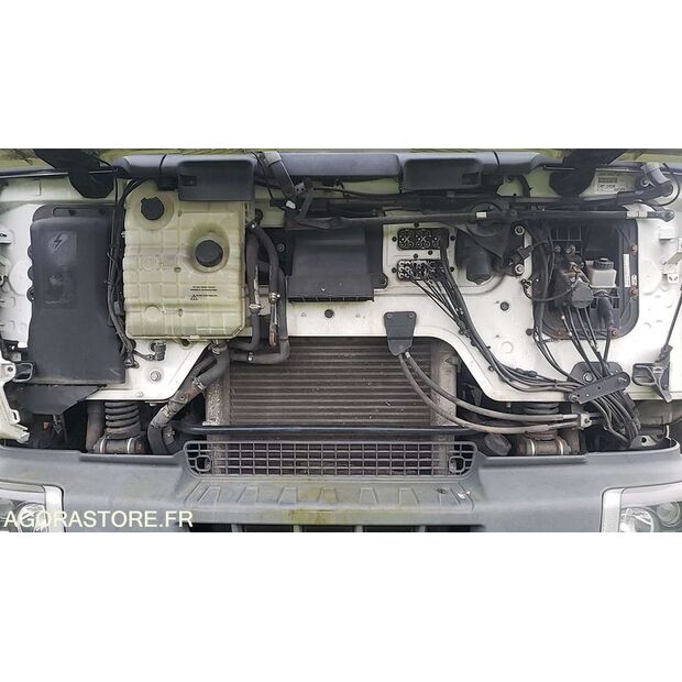 2008 Renault PREMIUM-45637117