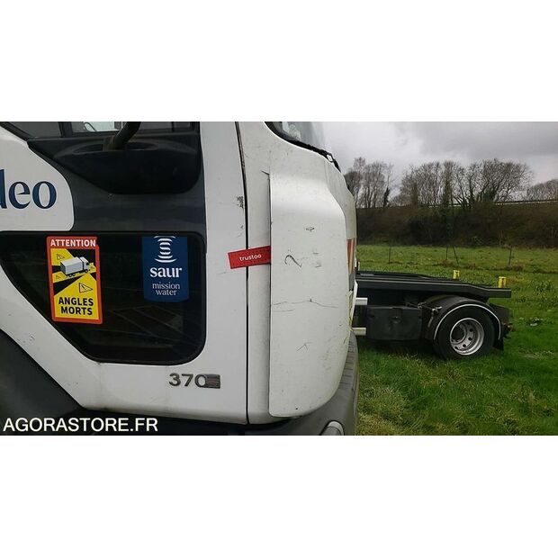 2008 Renault PREMIUM-45637119