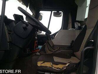 2008-renault-premium-1425780-45637126