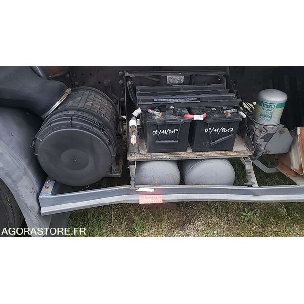 2008 Renault PREMIUM-45637130