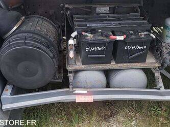 2008-renault-premium-1425780-45637130