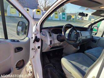 2007-renault-trafic-1425782-45637173