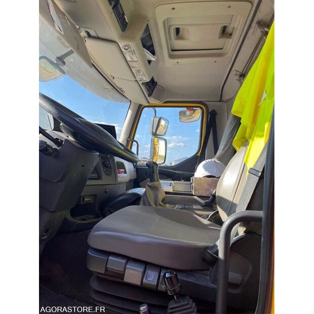 2011 Renault PREMIUM-45637234