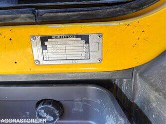 2011-renault-premium-1425788-45637235