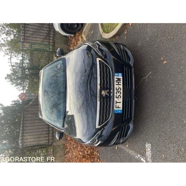 2020 بيجو 308-45637244