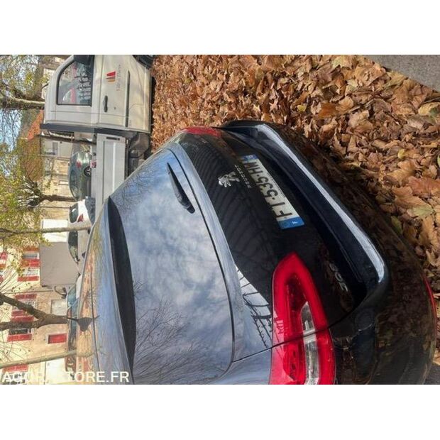 2020 بيجو 308-45637246