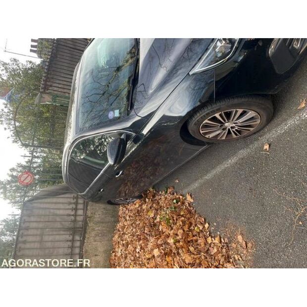 2020 بيجو 308-45637249