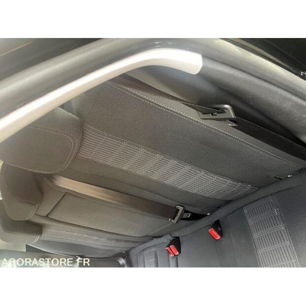 2020 بيجو 308-45637252