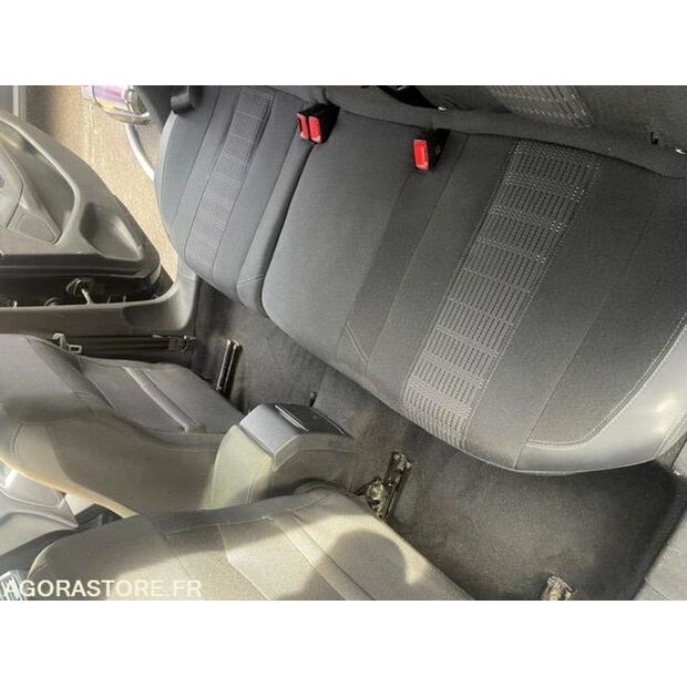 2020 بيجو 308-45637257