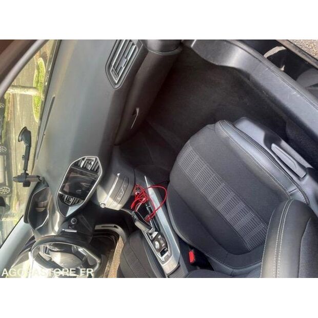 2020 بيجو 308-45637258