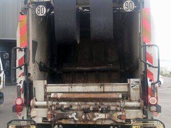 2011-renault-premium-1425791-45637265