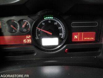 2009-renault-premium-1425795-45637311