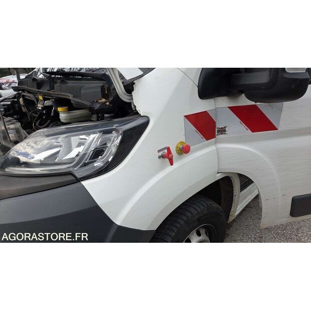 2016 Peugeot BOXER-45637361