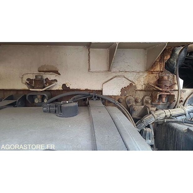 2012 مرسيدس بنز 2633-45637581