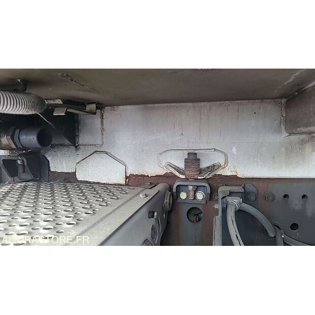 2012 مرسيدس بنز 2633-45637588