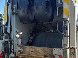 2012-mercedes-benz-2633-1425819-45637590