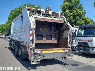 2010-renault-premium-1425820-45637598