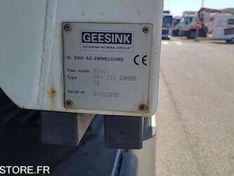 2010-renault-premium-1425820-45637600