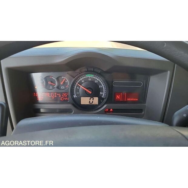 2010 Renault PREMIUM-45637606