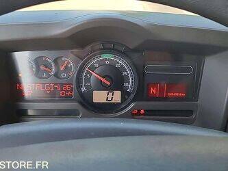 2010-renault-premium-1425820-45637606