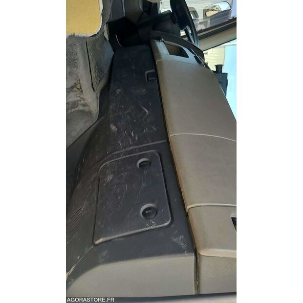 2010 Renault PREMIUM-45637607